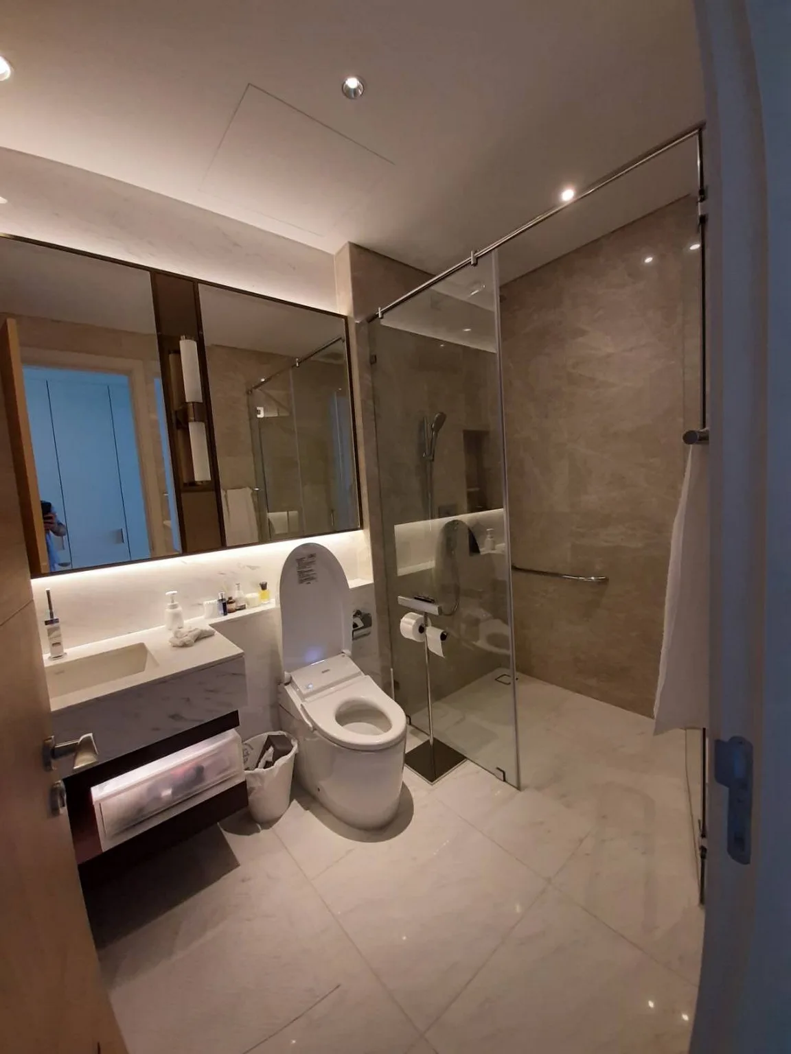 Property photos for Sindhorn Residence