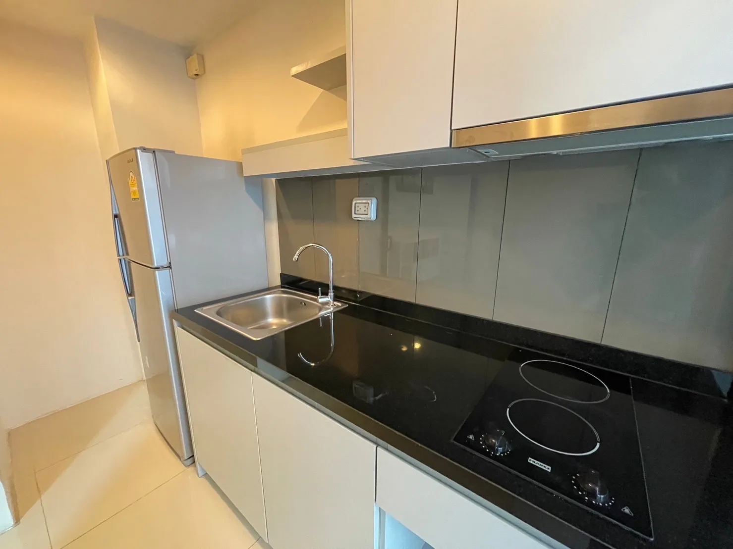 Property photos for Zenith Place Sukhumvit 42