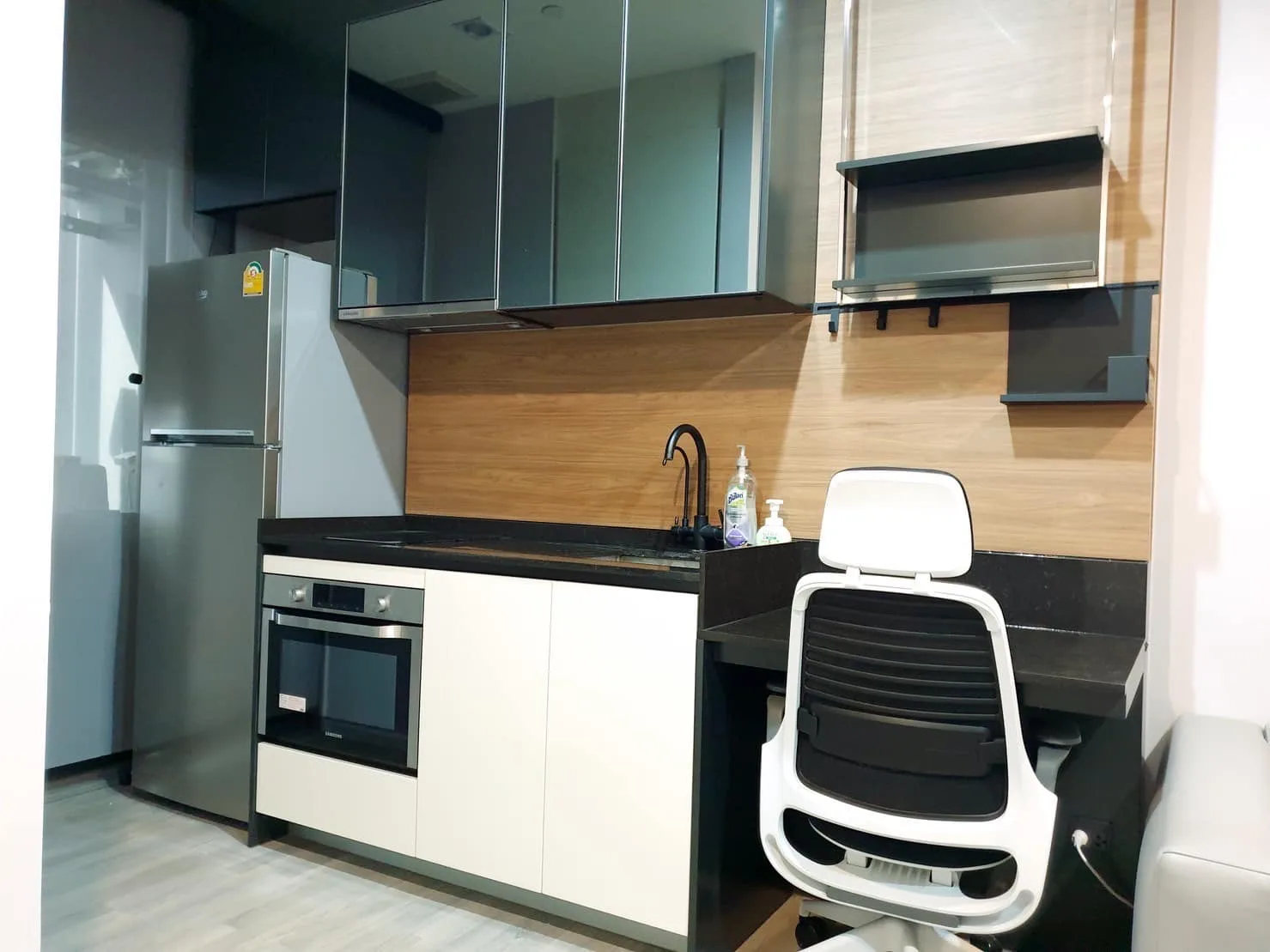 Property photos for The Room Sathorn - St.Louis