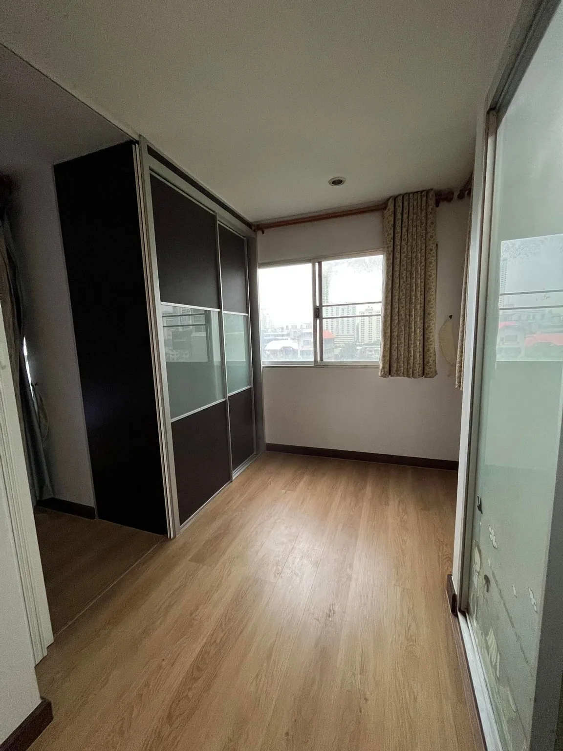 Property photos for Petch 9 Tower