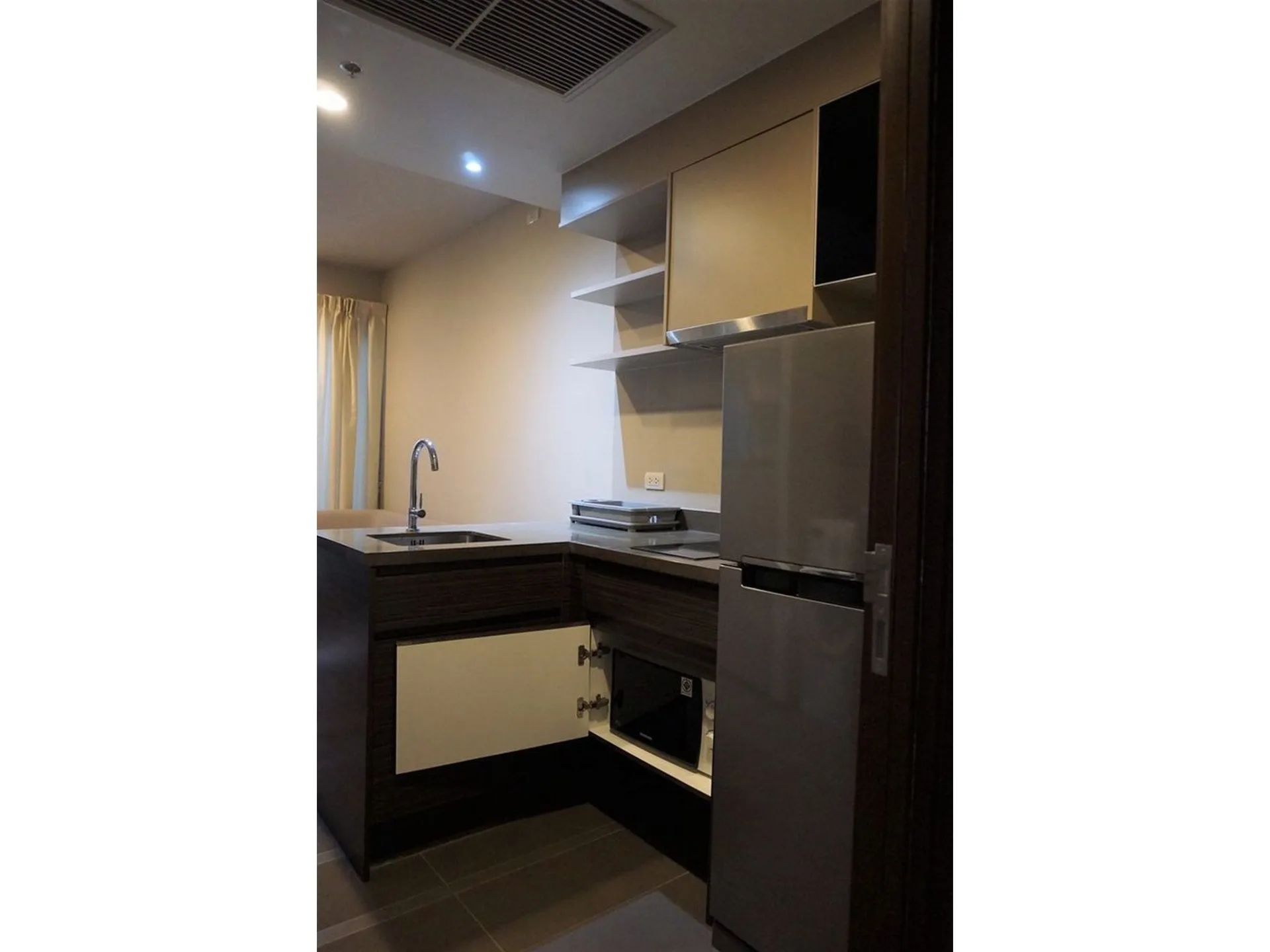 Property photos for Onyx Phaholyothin