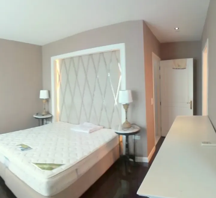 Property photos for MANHATTAN CHIDLOM