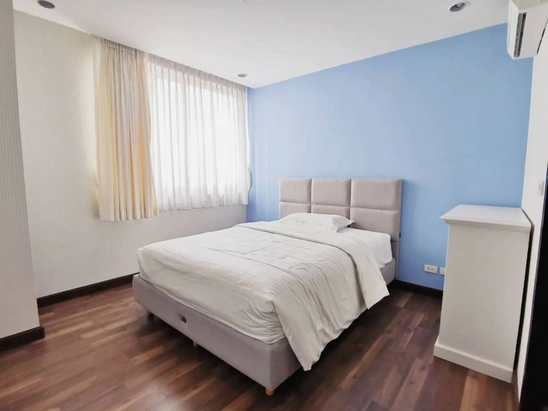 Property photos for The Rajdamri