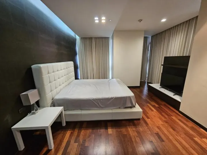 Property photos for Sky Villas Sathorn
