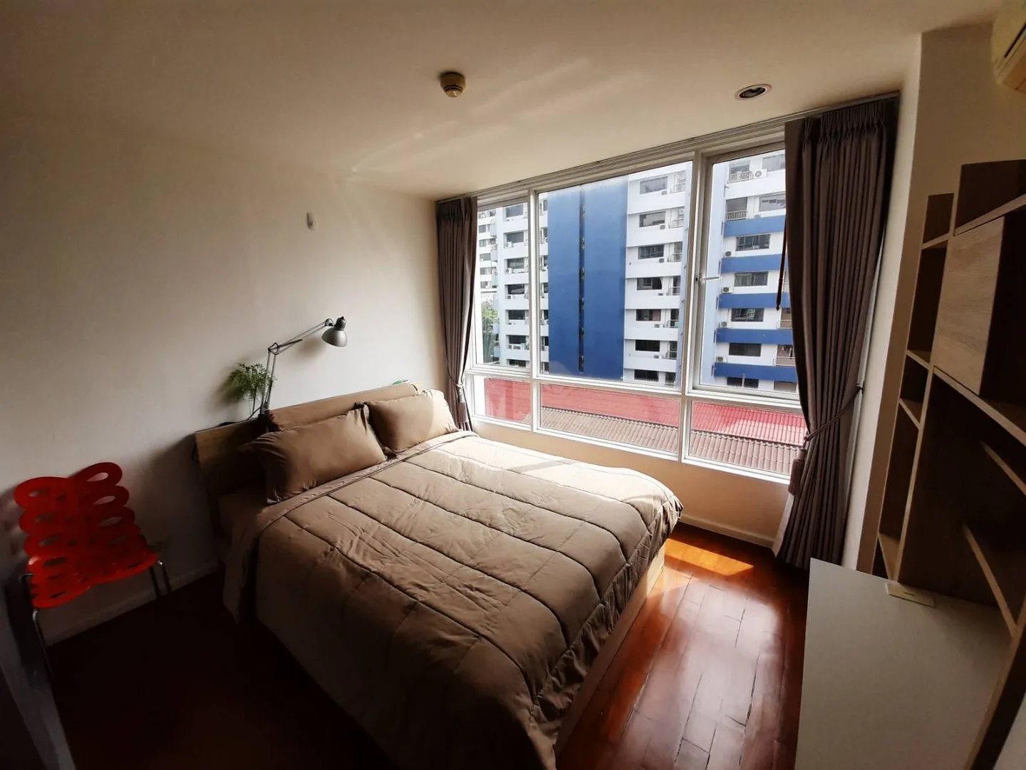 Property photos for Siri On 8