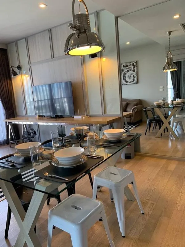 Property photos for Noble Refine