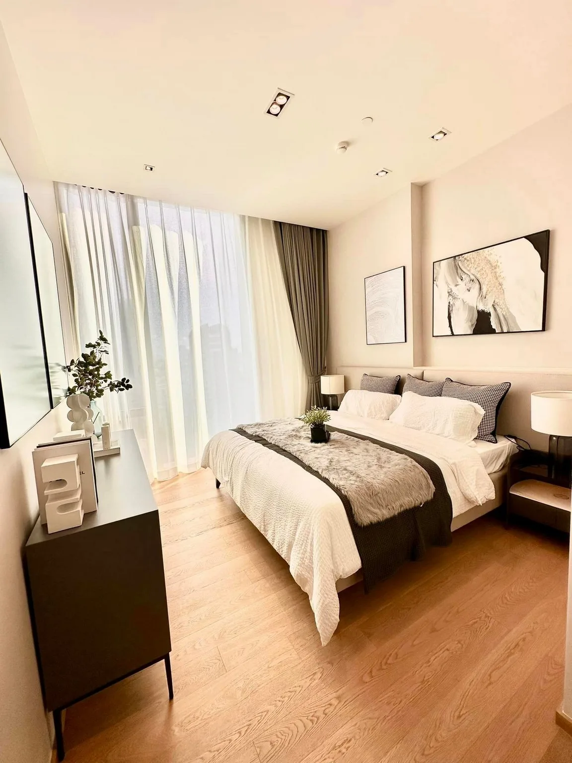 Property photos for 28 Chidlom