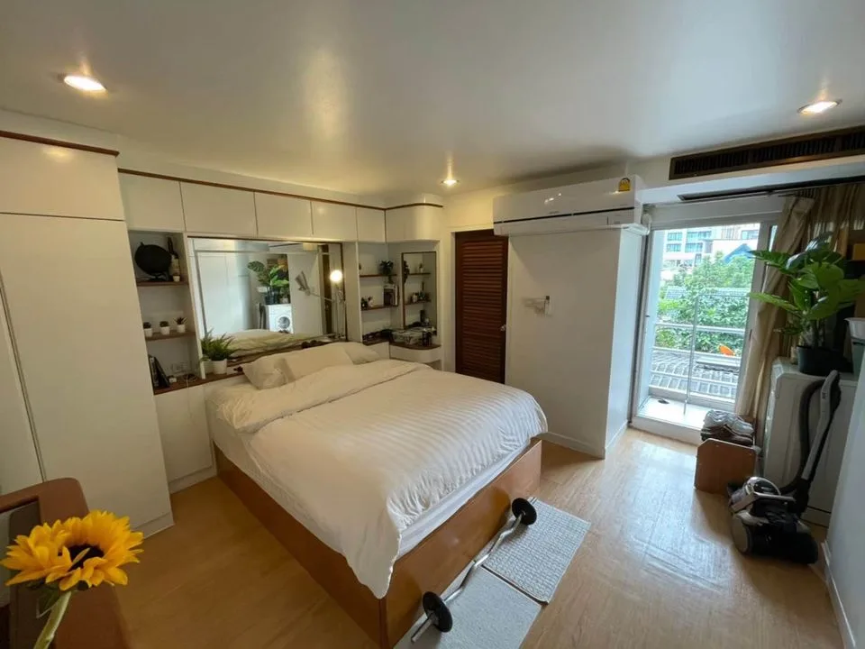 Property photos for 49 Suite