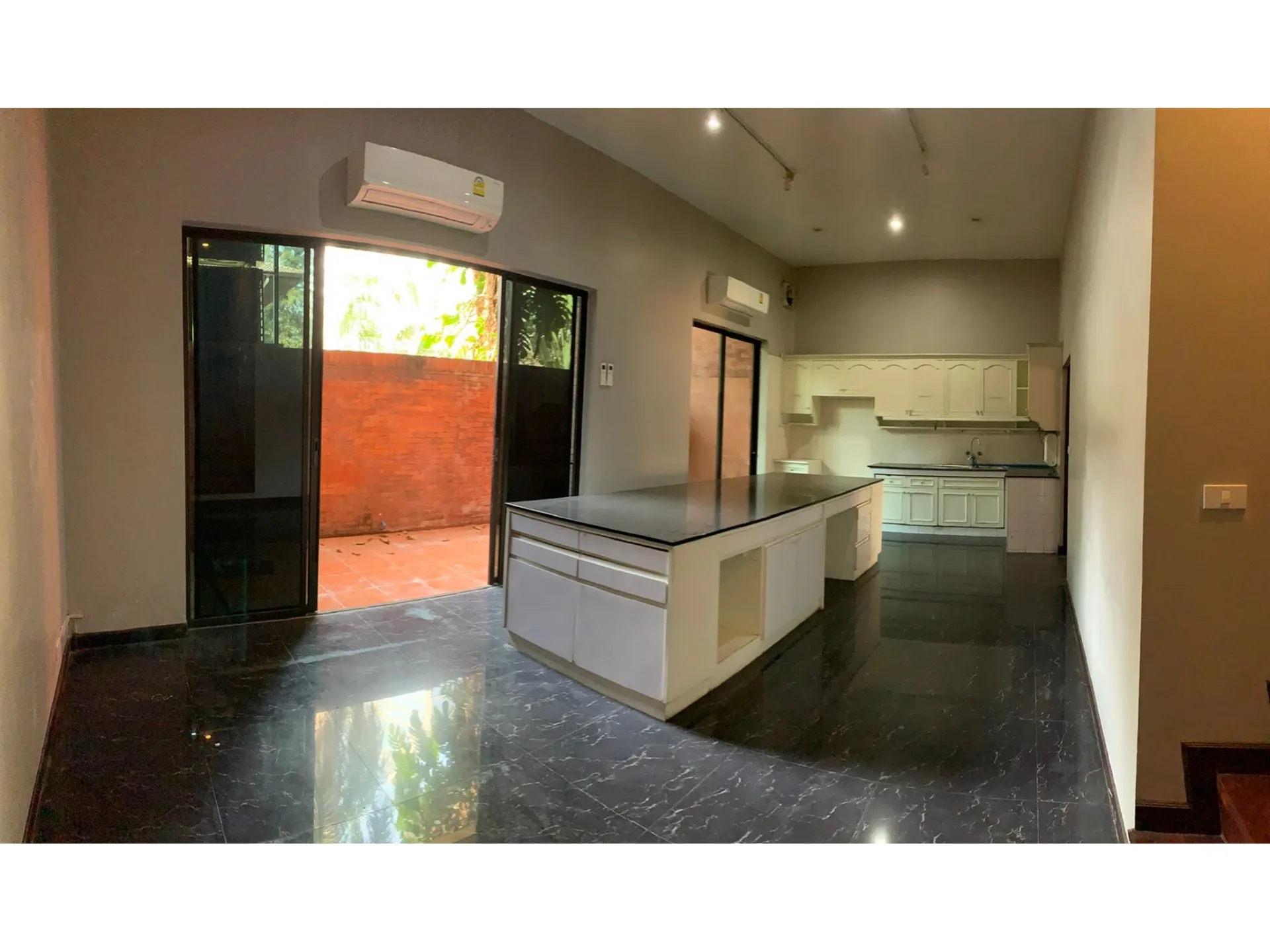 Property photos for Single House Soi Ruamrudee