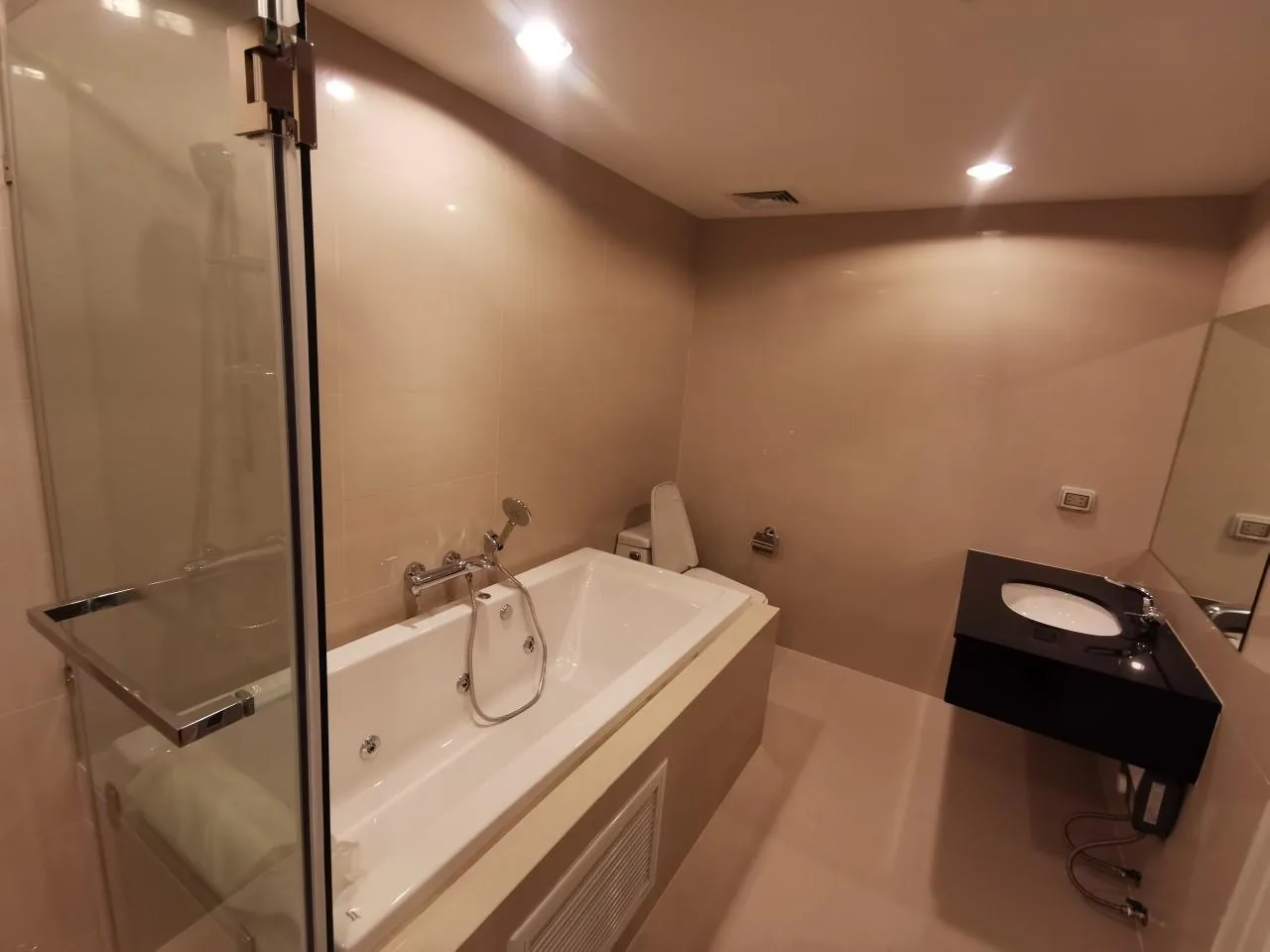 Property photos for Belle Grand Rama 9
