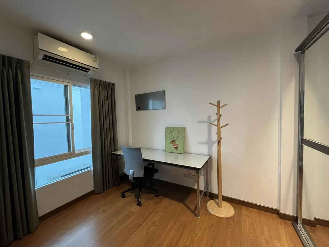 Property photos for Baan Klang Muang Sathorn-taksin 2