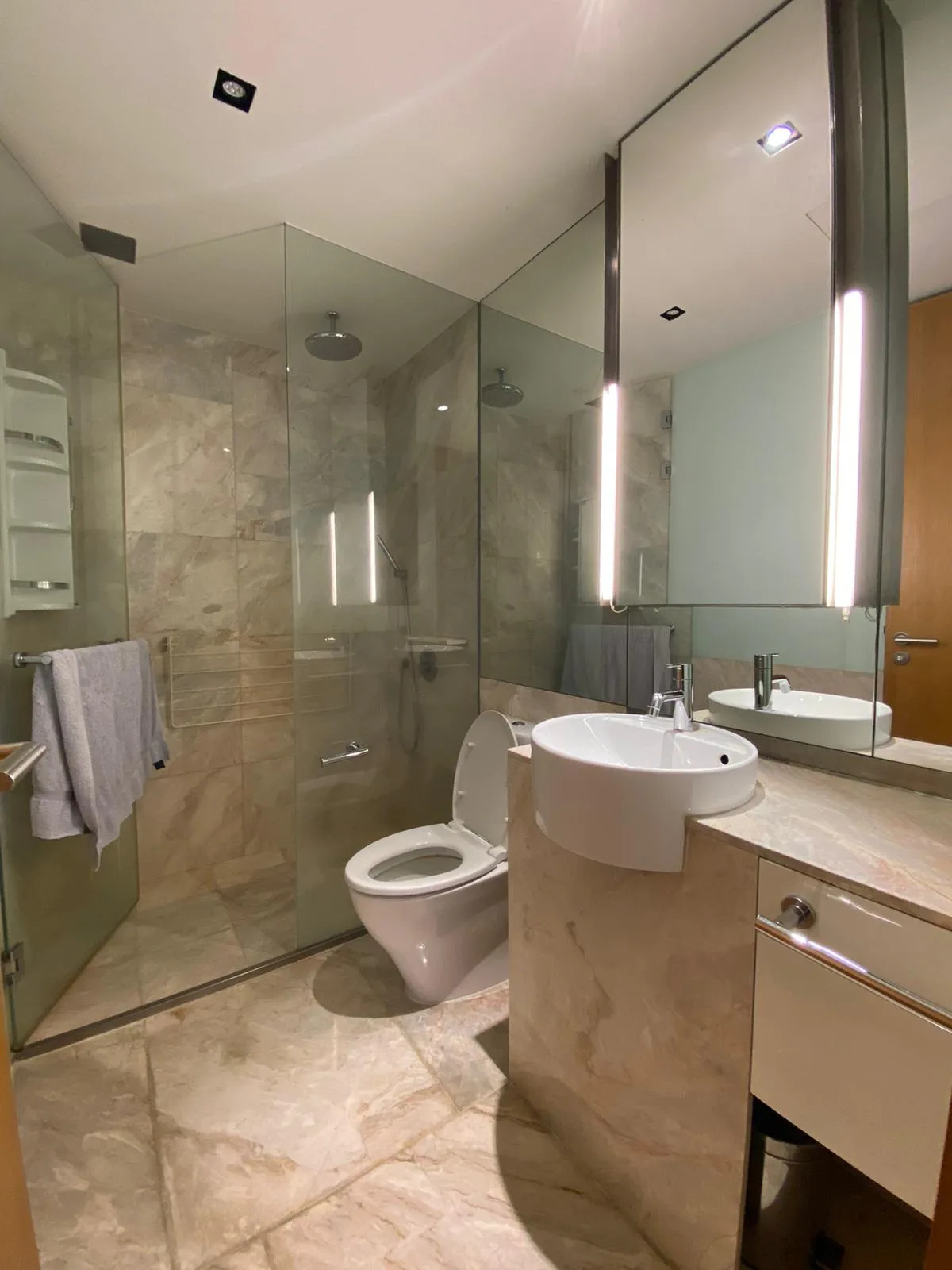 Property photos for The Met