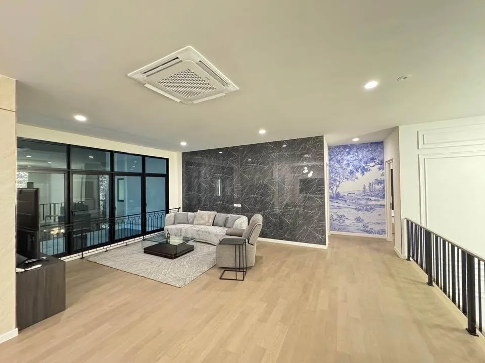 Property photos for Burasiri Panya Indra