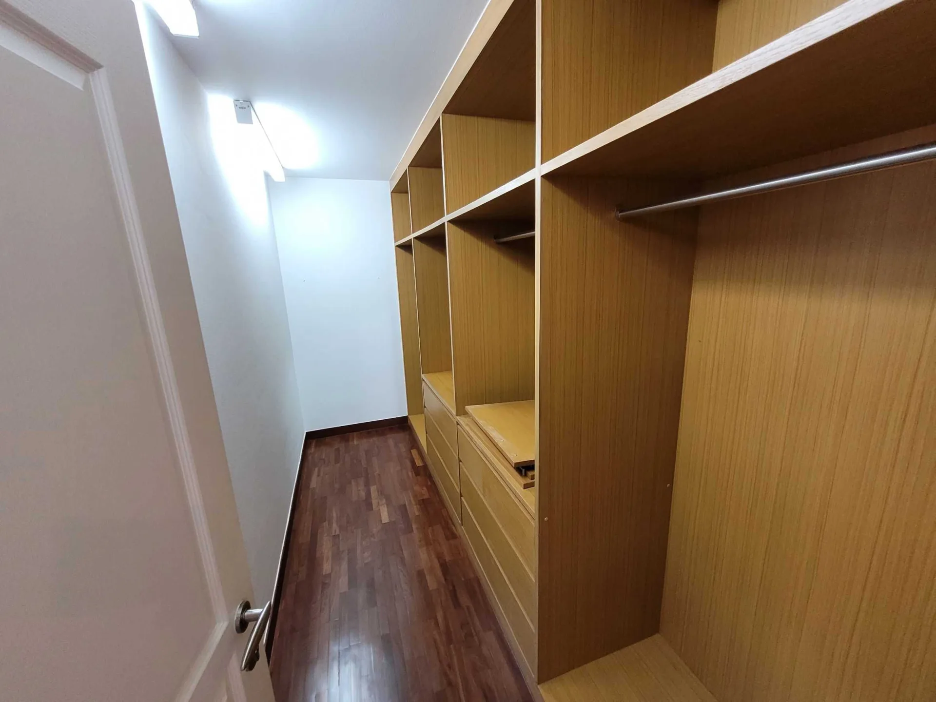 Property photos for Prasanmitr Thani Tower