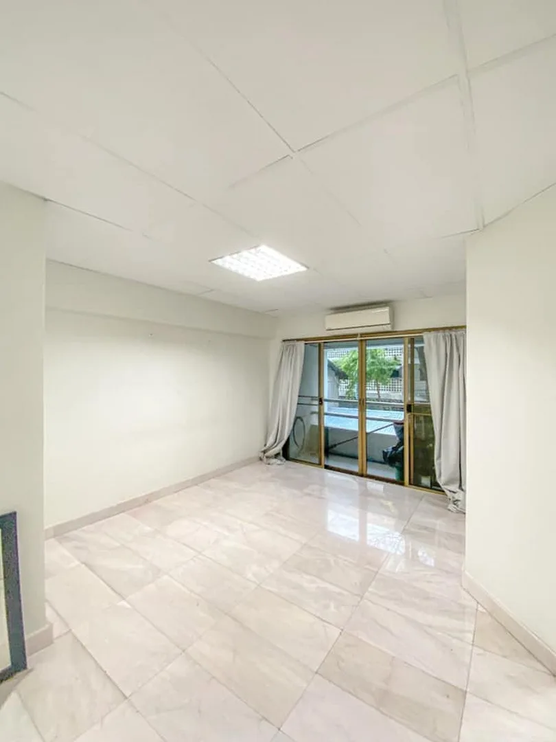 Property photos for Thonglor Tower