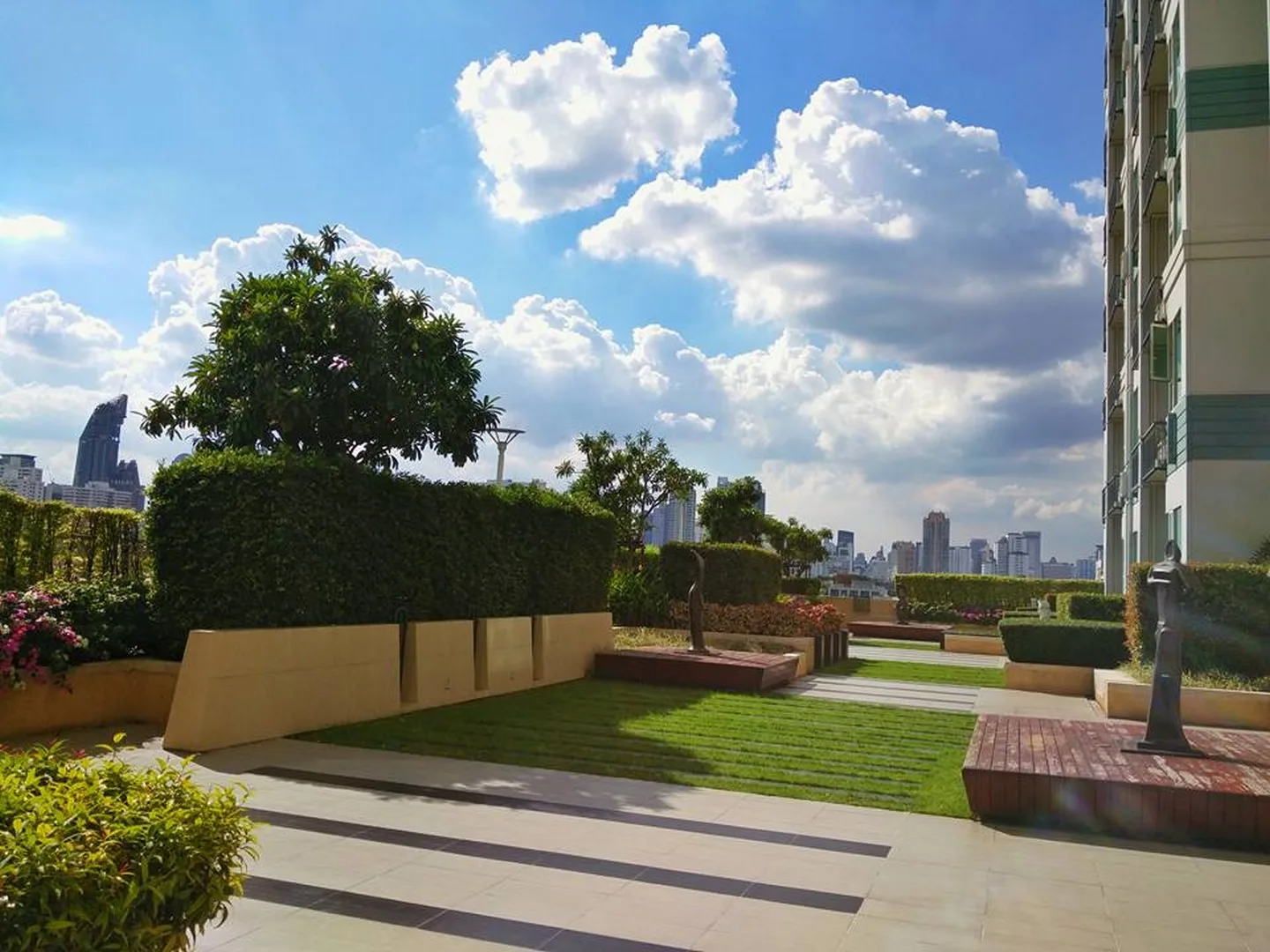 Property photos for Ivy Thonglor