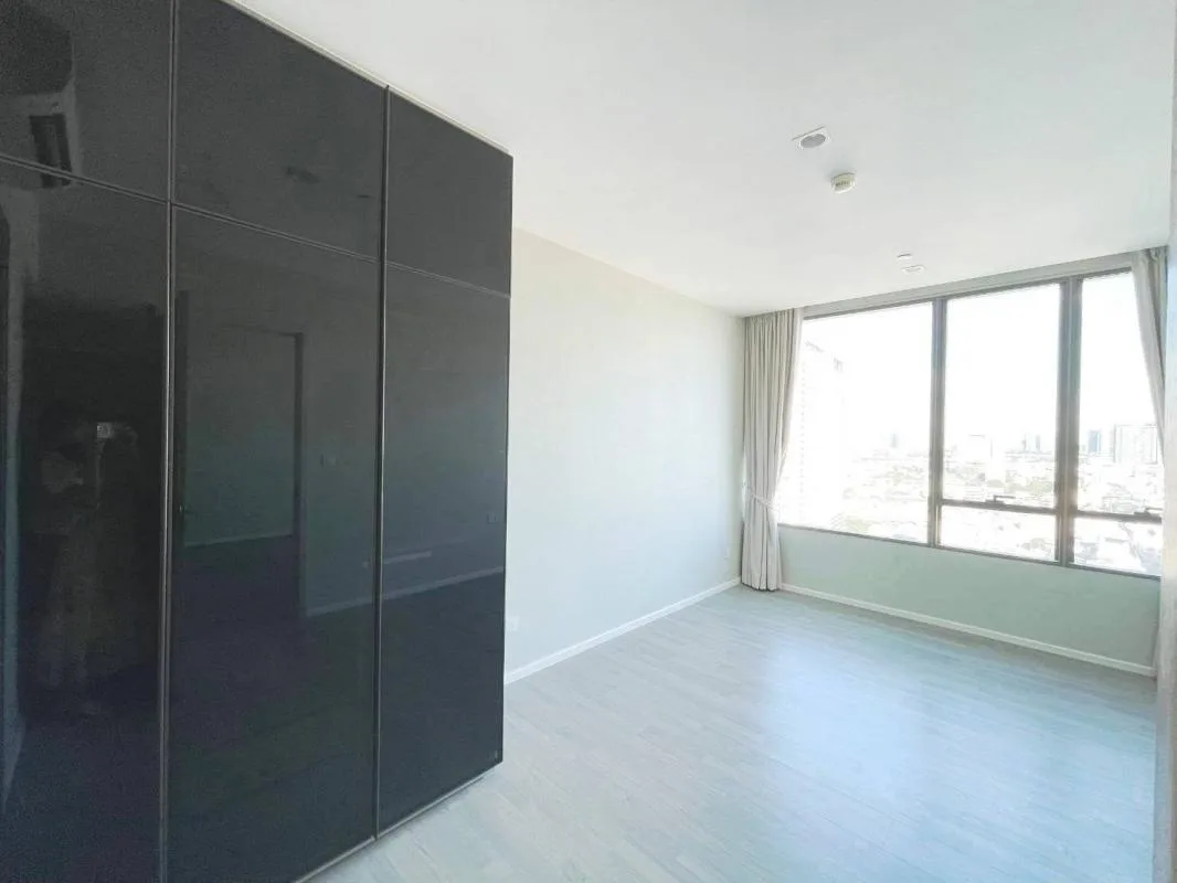 Property photos for 333 Riverside