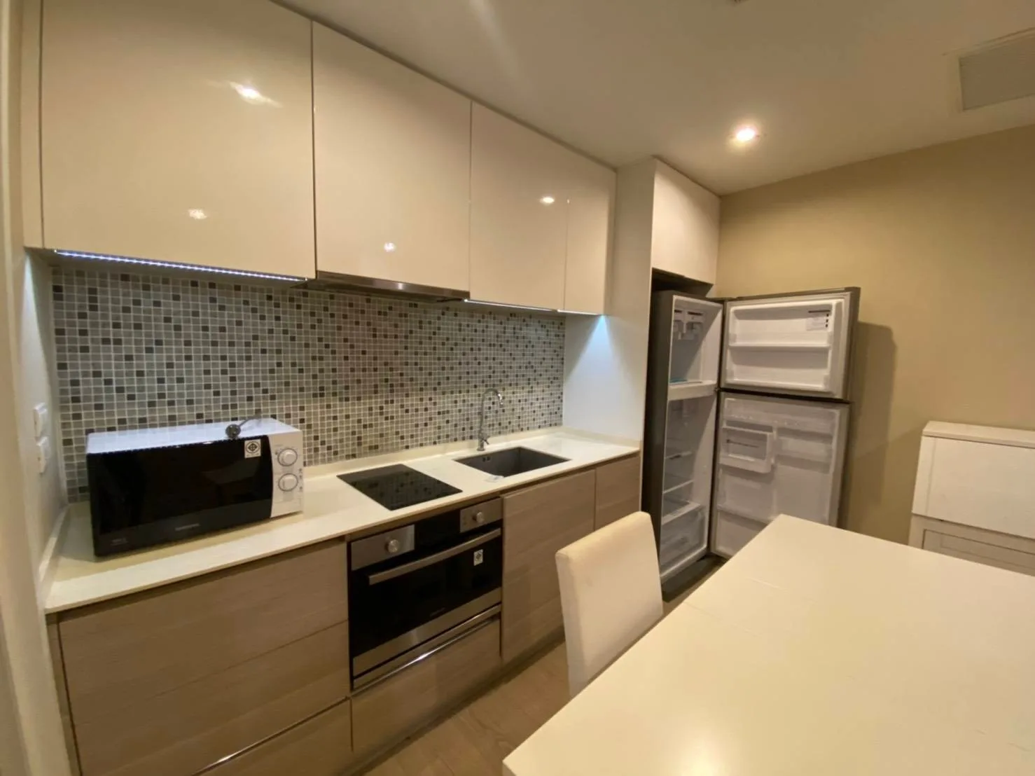 Property photos for The Room Sukhumvit 21
