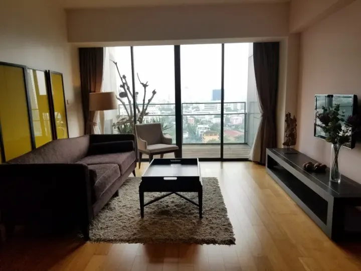 Property photos for The Met