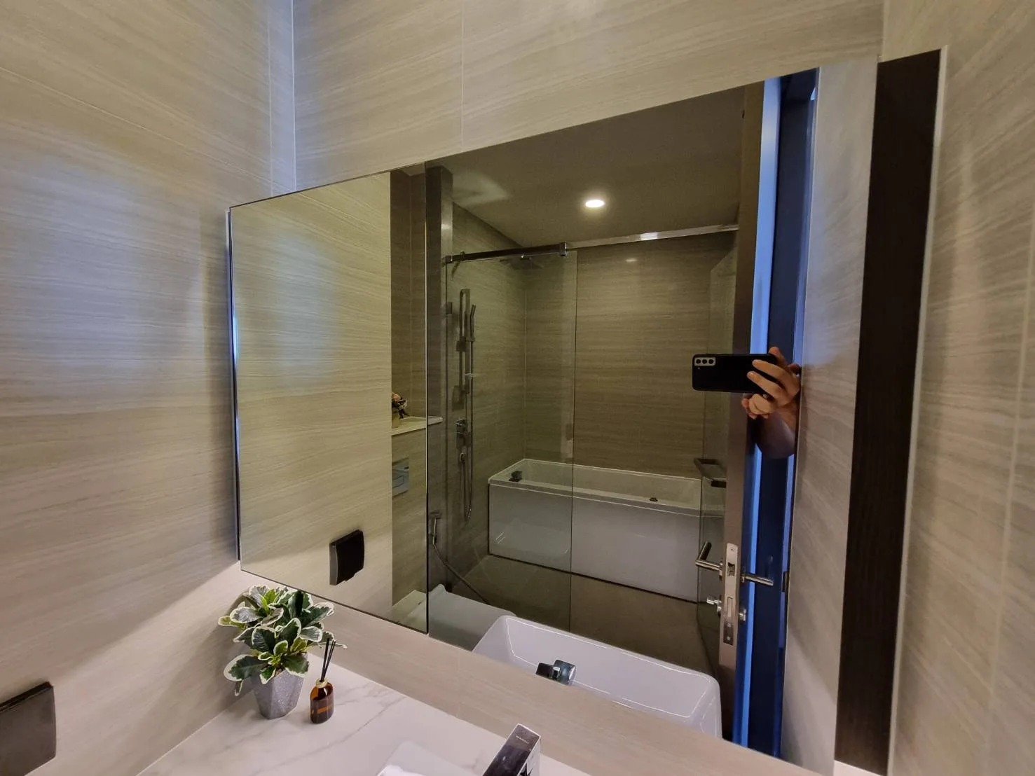 Property photos for Park Origin Thonglor
