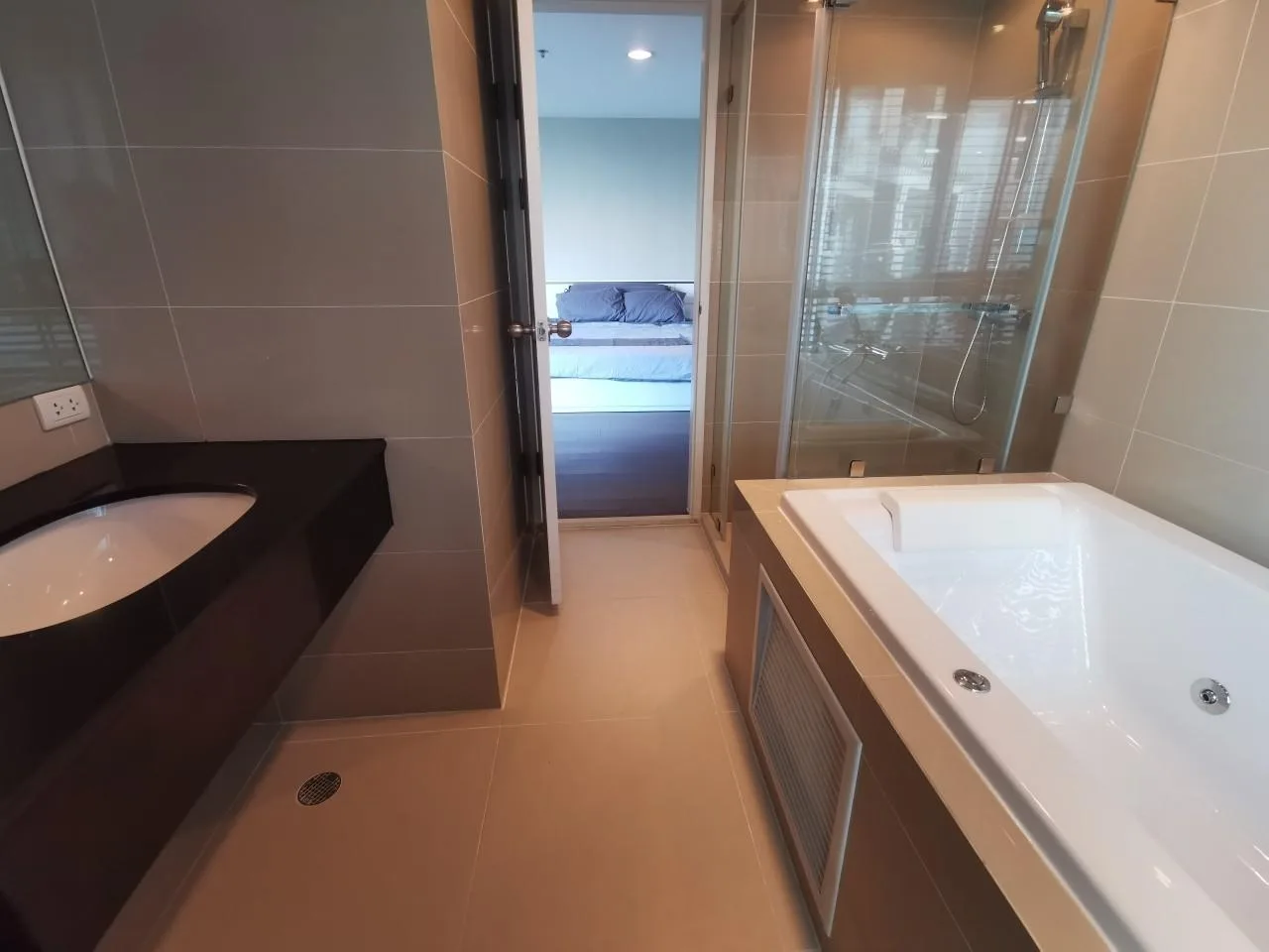 Property photos for Belle Grand Rama 9