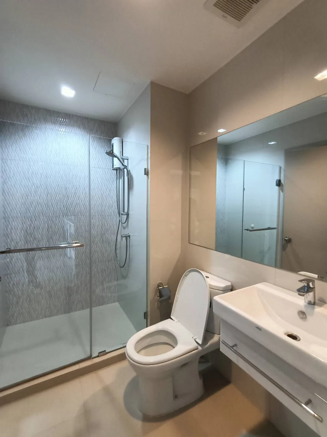 Property photos for Life Sukhumvit 48