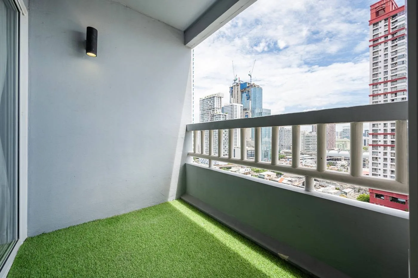 Property photos for Petch 9 Tower