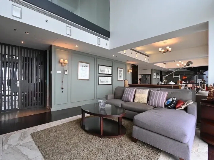 Property photos for The Met