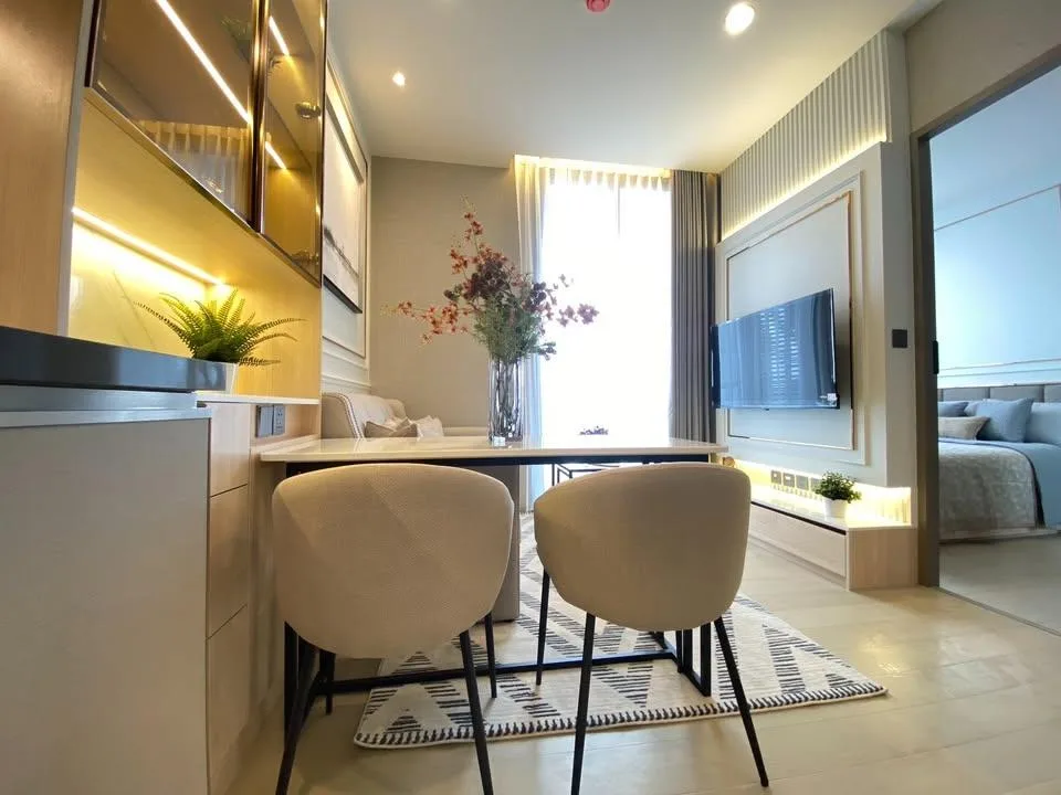 Property photos for The Extro Phayathai-rangnam