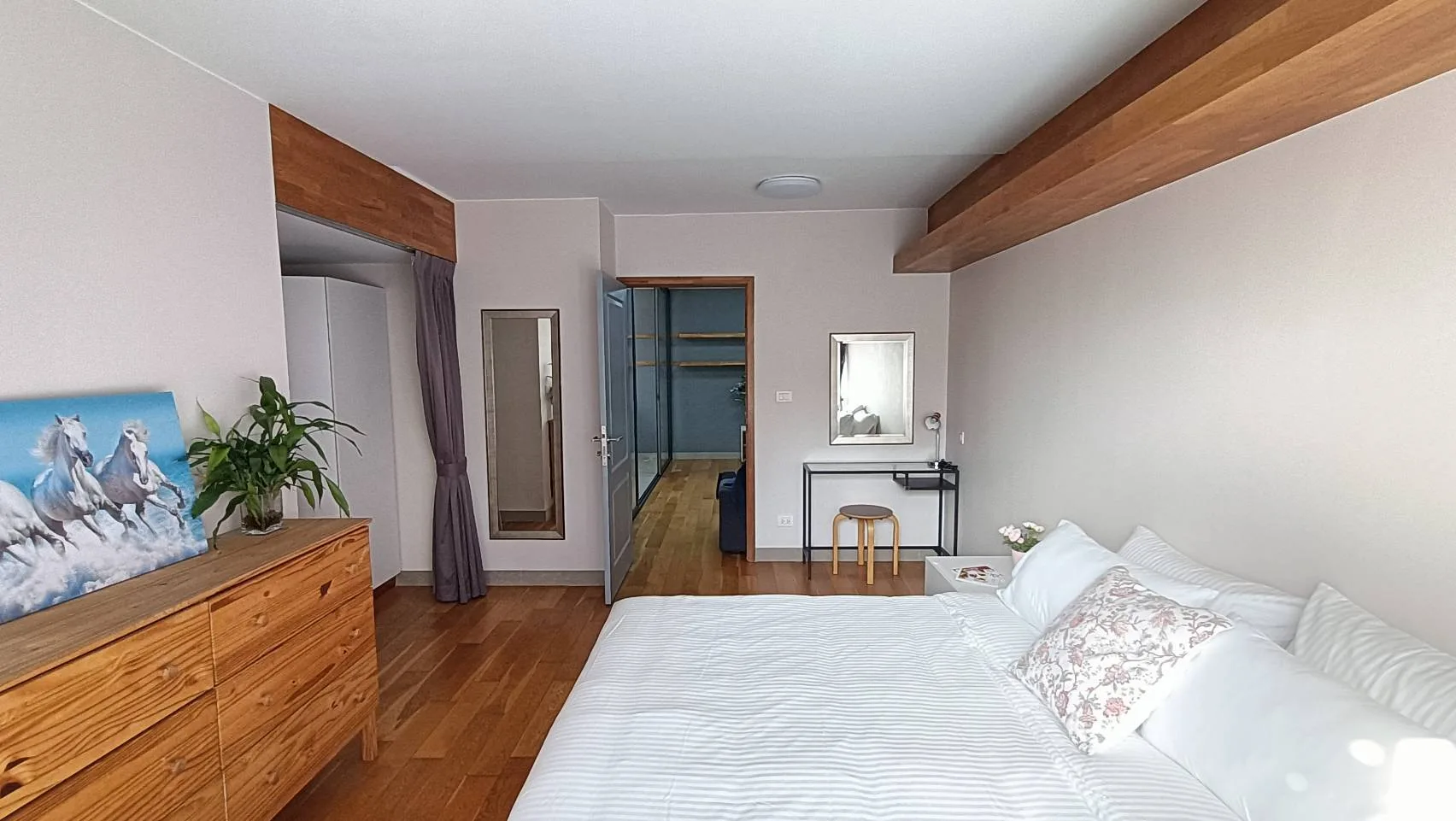 Property photos for Montrose Court