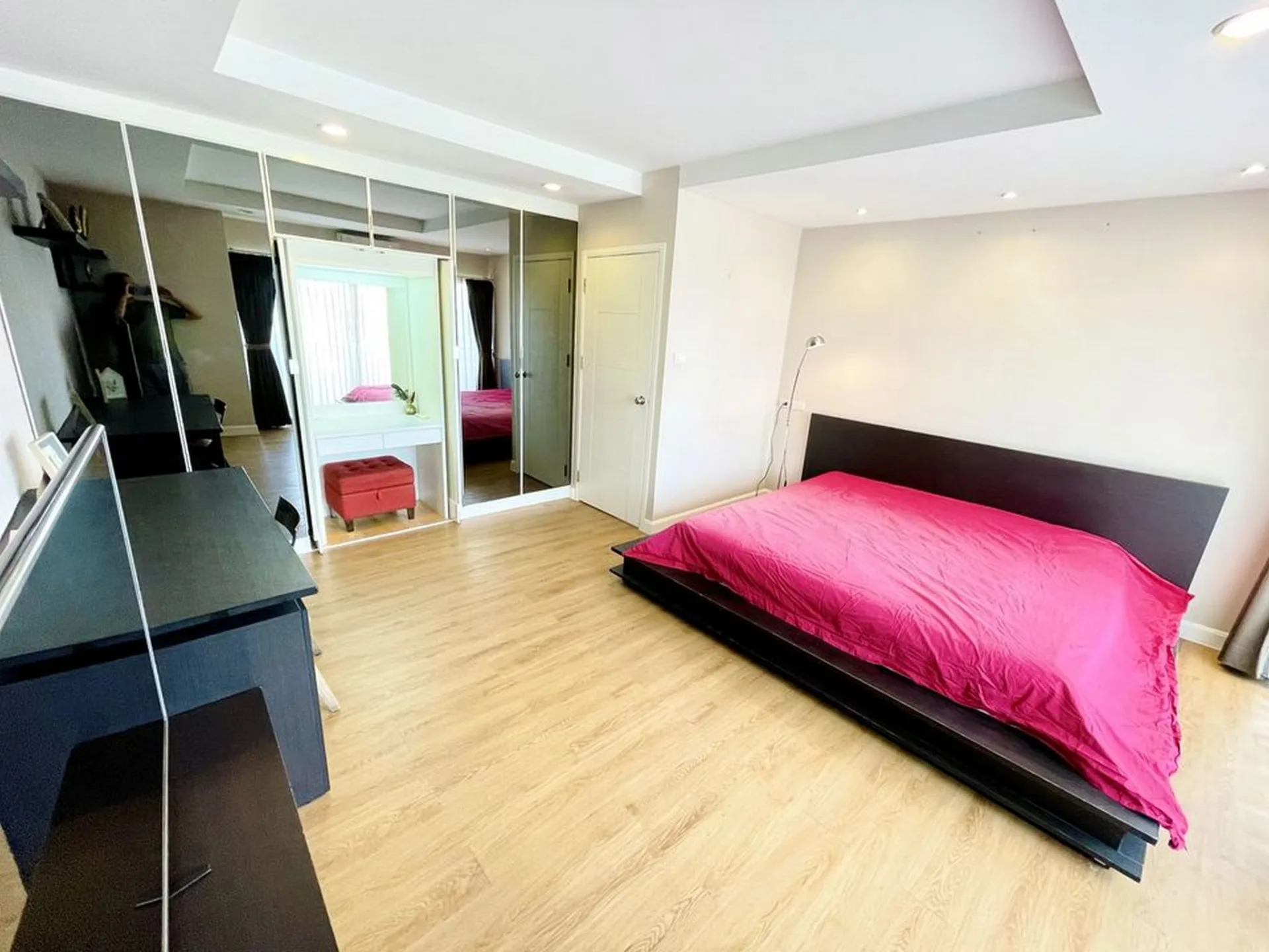 Property photos for Phasuk Place