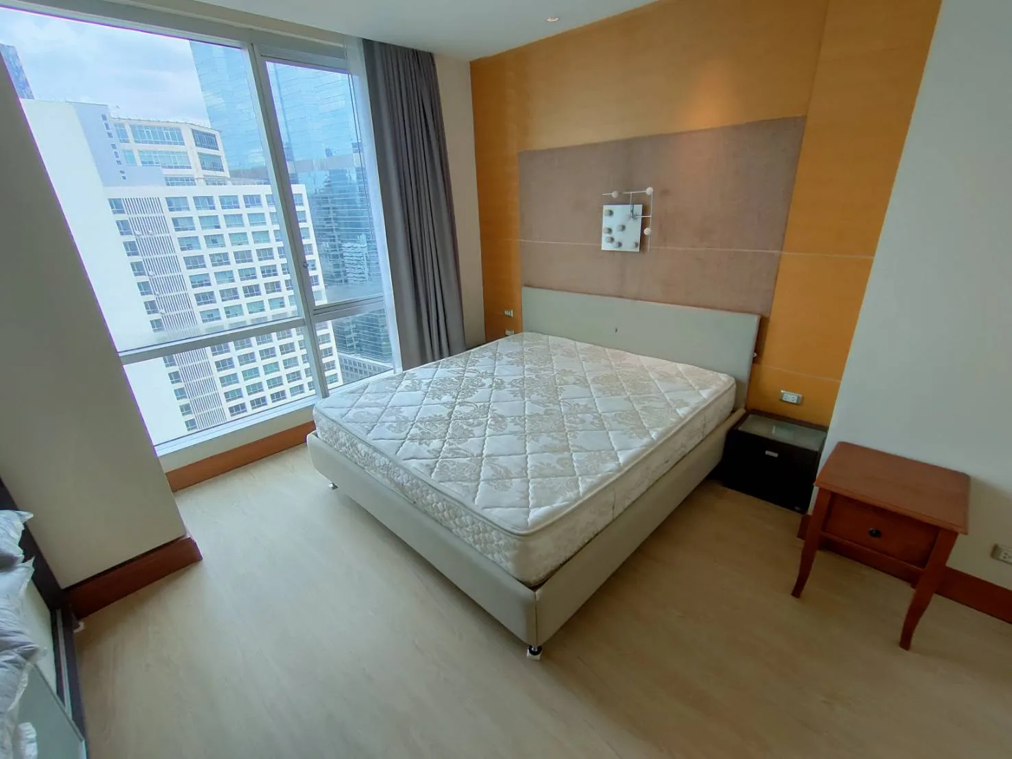 Property photos for Sky Villas Sathorn