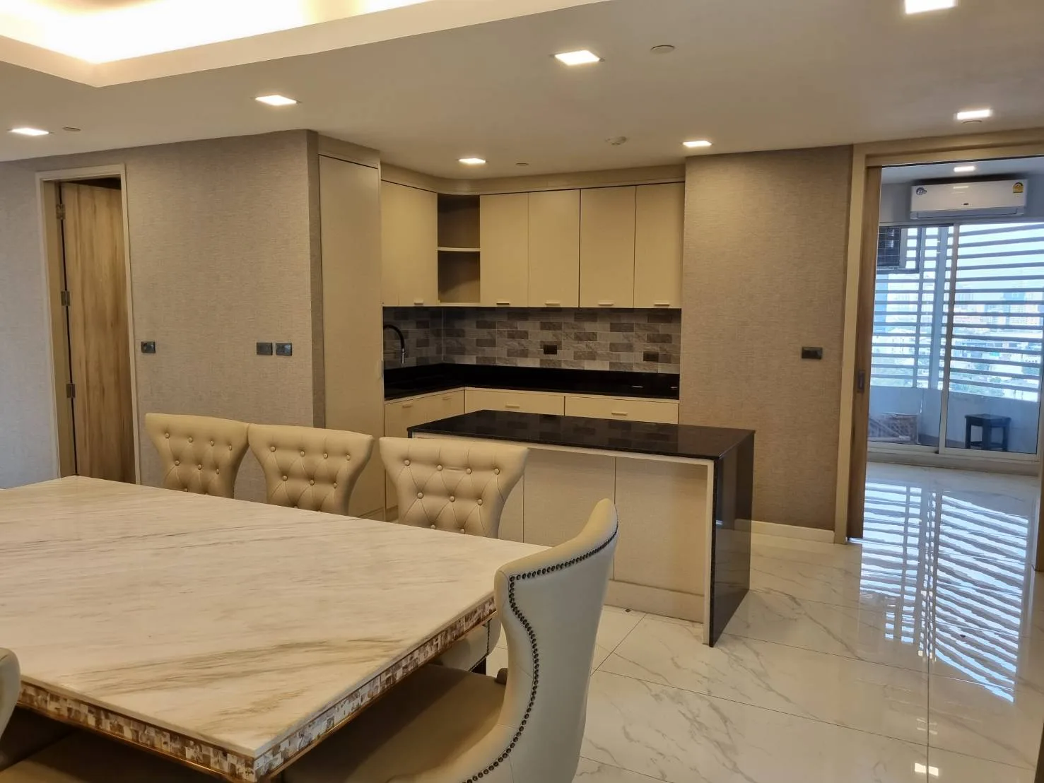 Property photos for Ideal 24