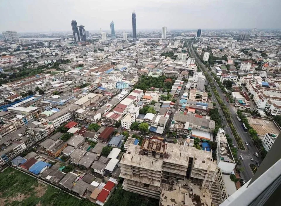 Property photos for The Key Sathorn - Charoenraj