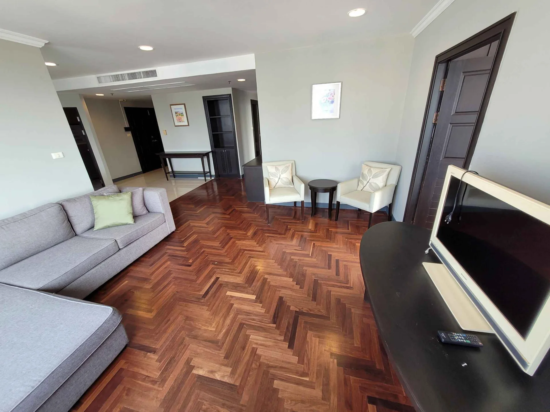 Property photos for Lake Green