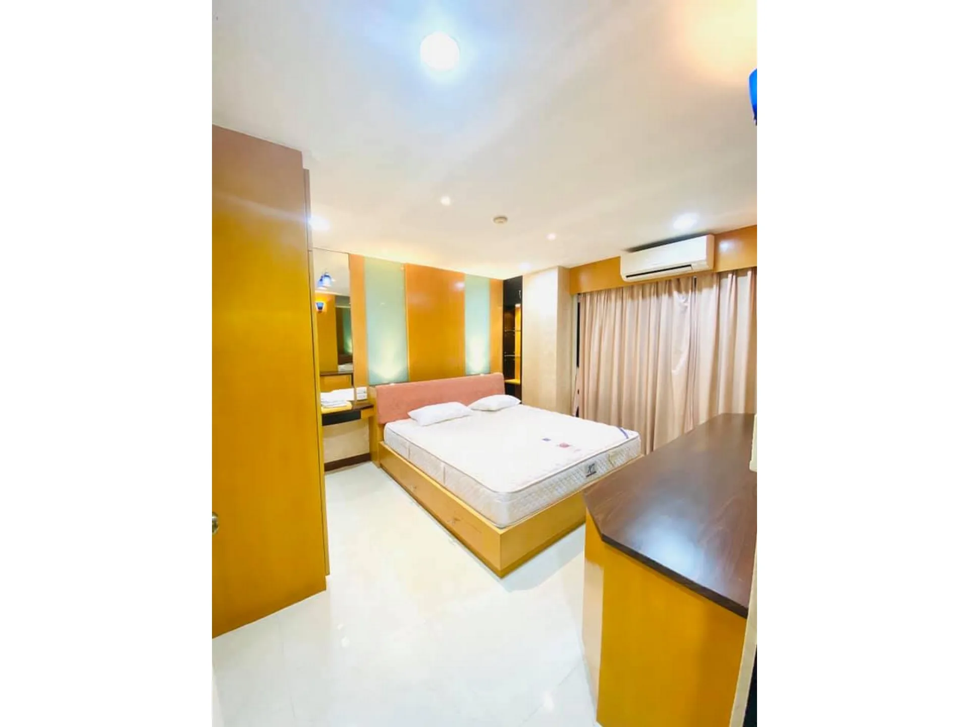 Property photos for Green Point Silom