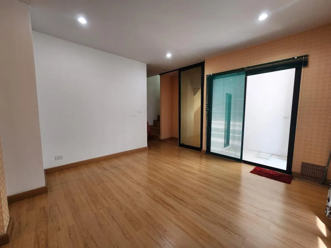 Property photos for Sarin Wiz Sukhumvit 107