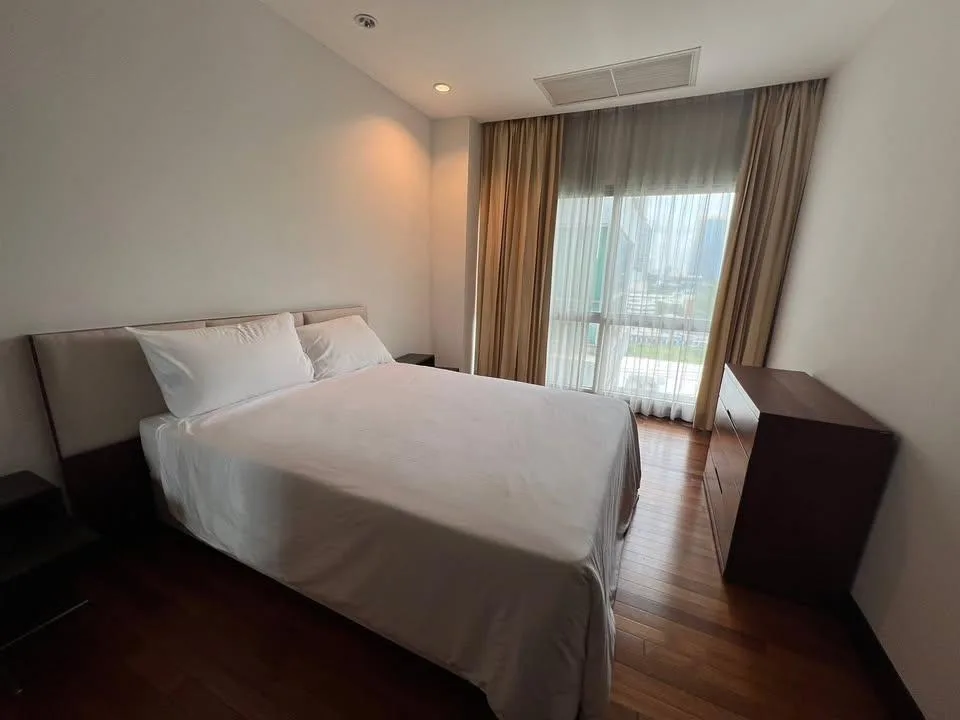 Property photos for Royal Residence Park