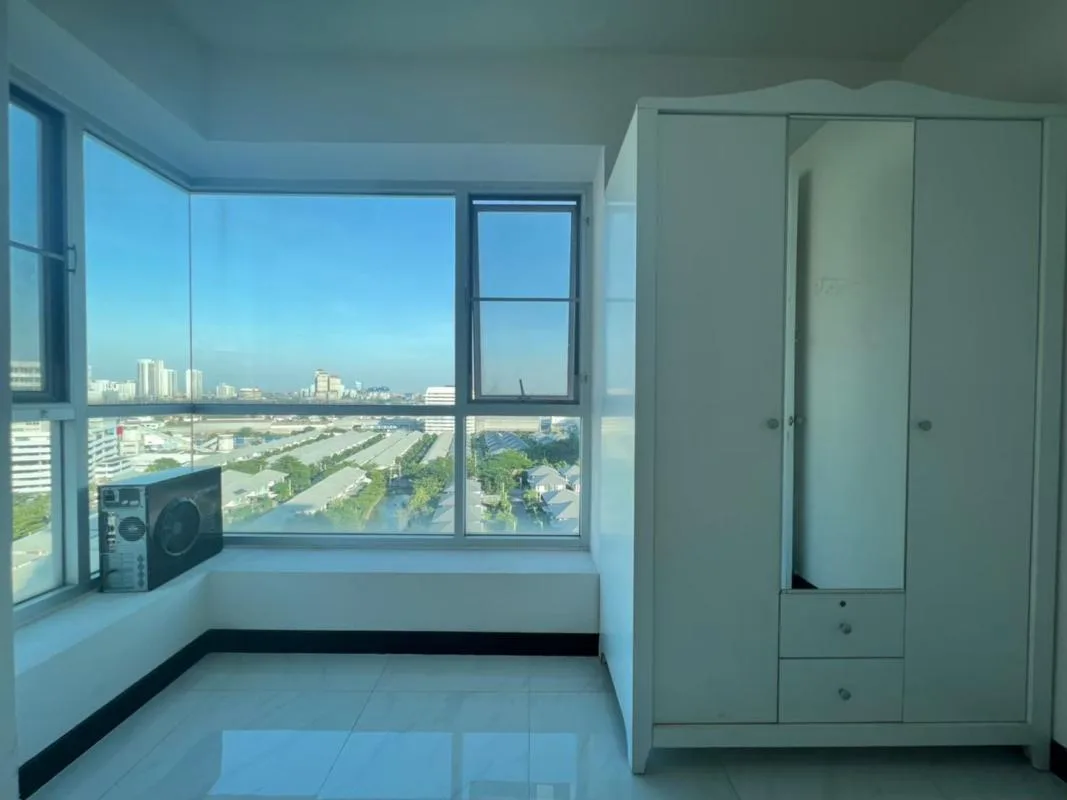 Property photos for The Parkland Srinakarin