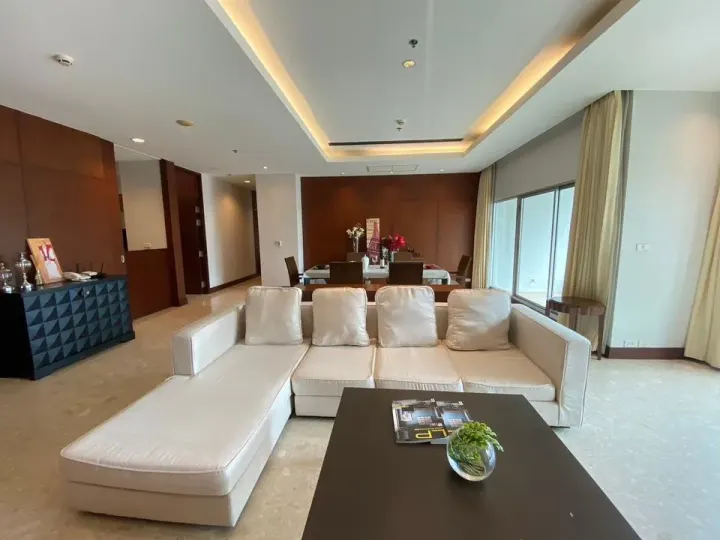Property photos for Royal Residence Park