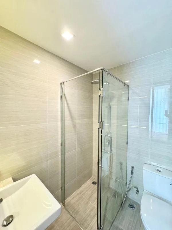 Property photos for Noble BE 33