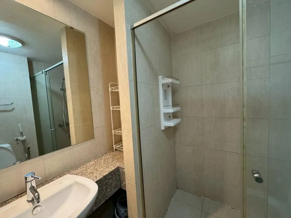 Property photos for The Clover Thonglor