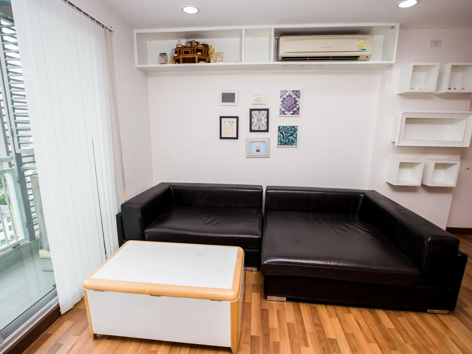 Property photos for Centric Scene Phaholyothin 9