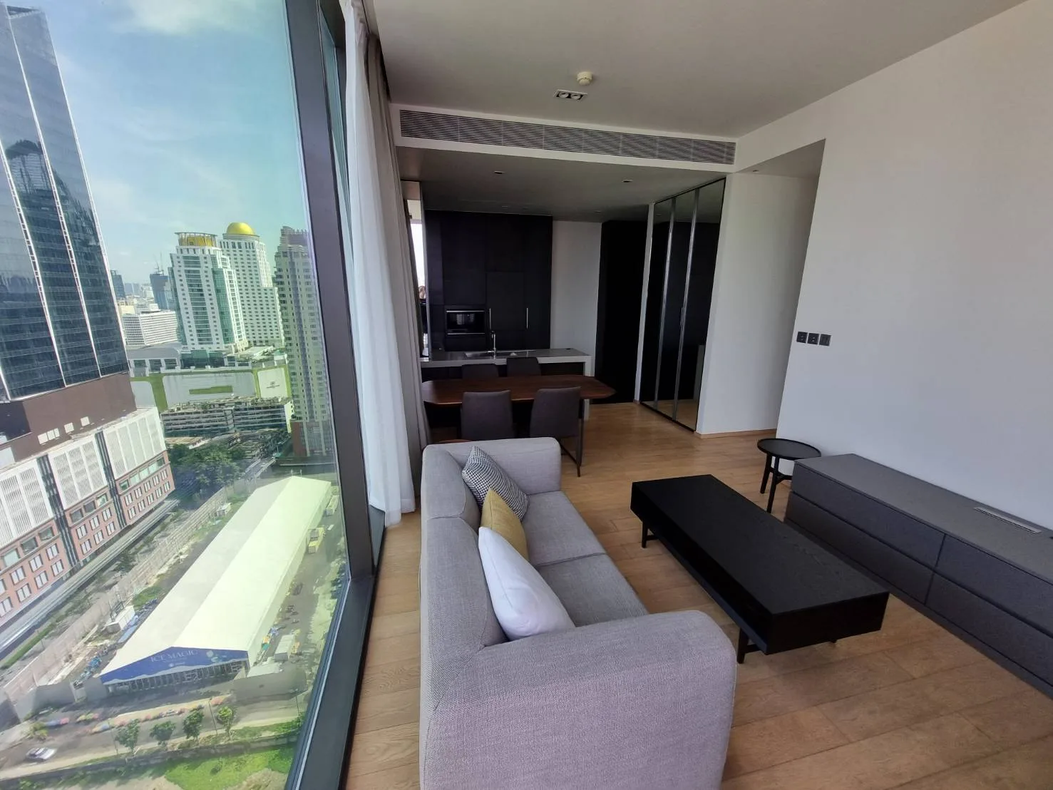 Property photos for 28 Chidlom