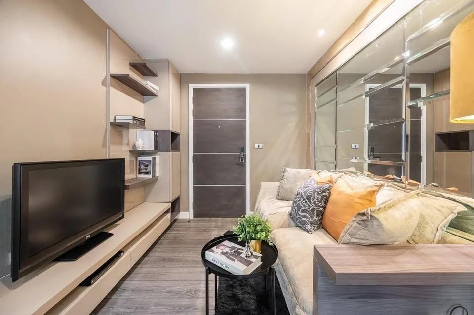 Property photos for The Crest Sukhumvit 49