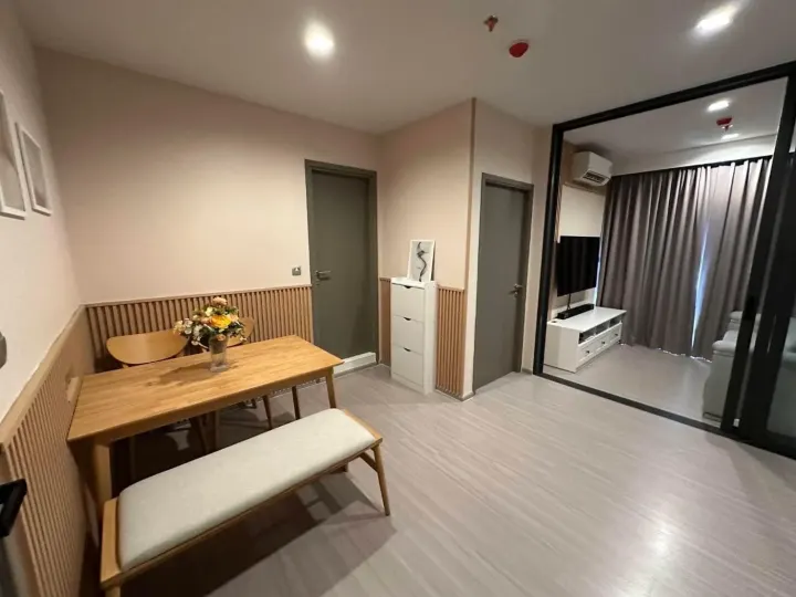 Property photos for Life Asoke Hype