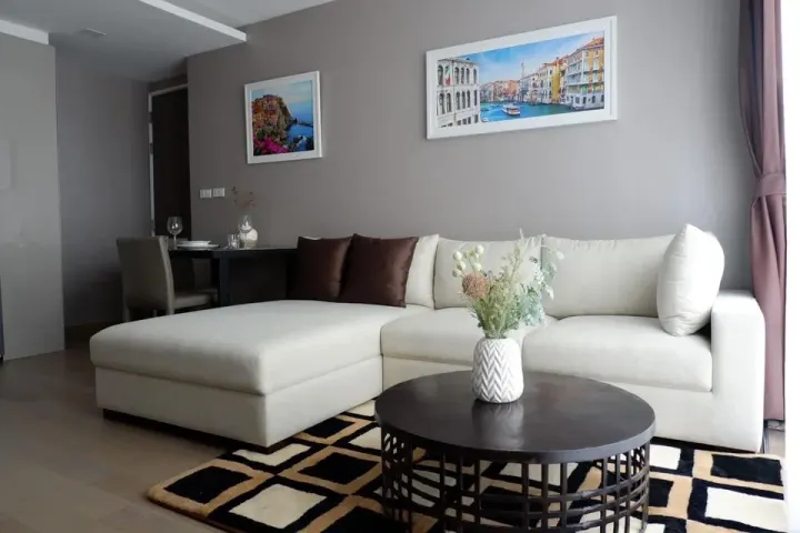 Property photos for Dazzle Sukhumvit 7