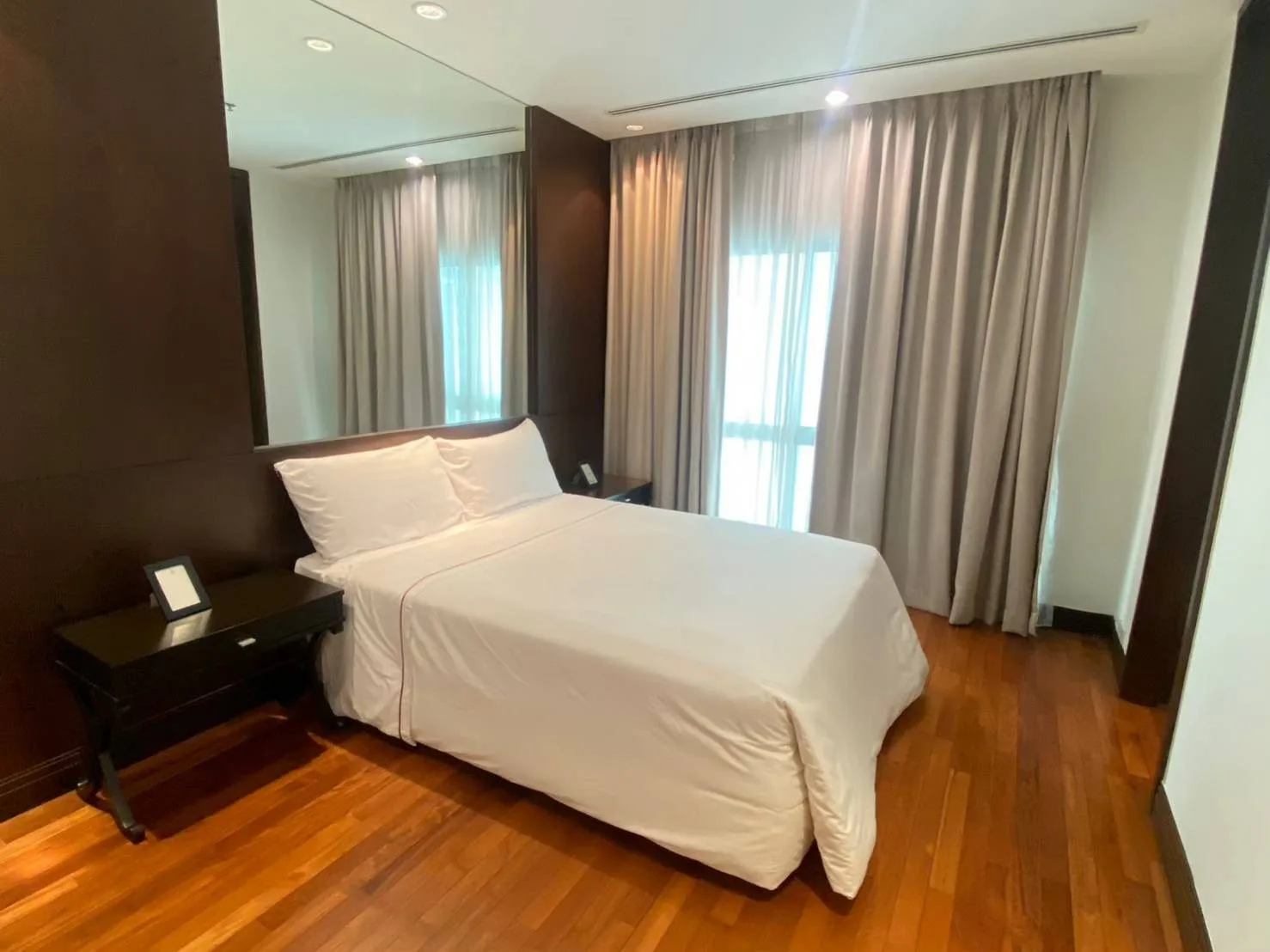 Property photos for Royal Residence Park
