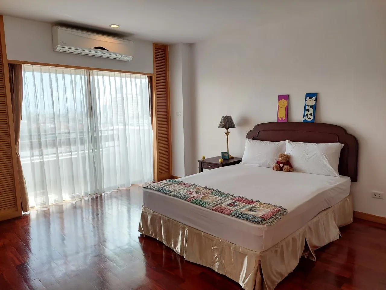 Property photos for Esmeralda Apartments