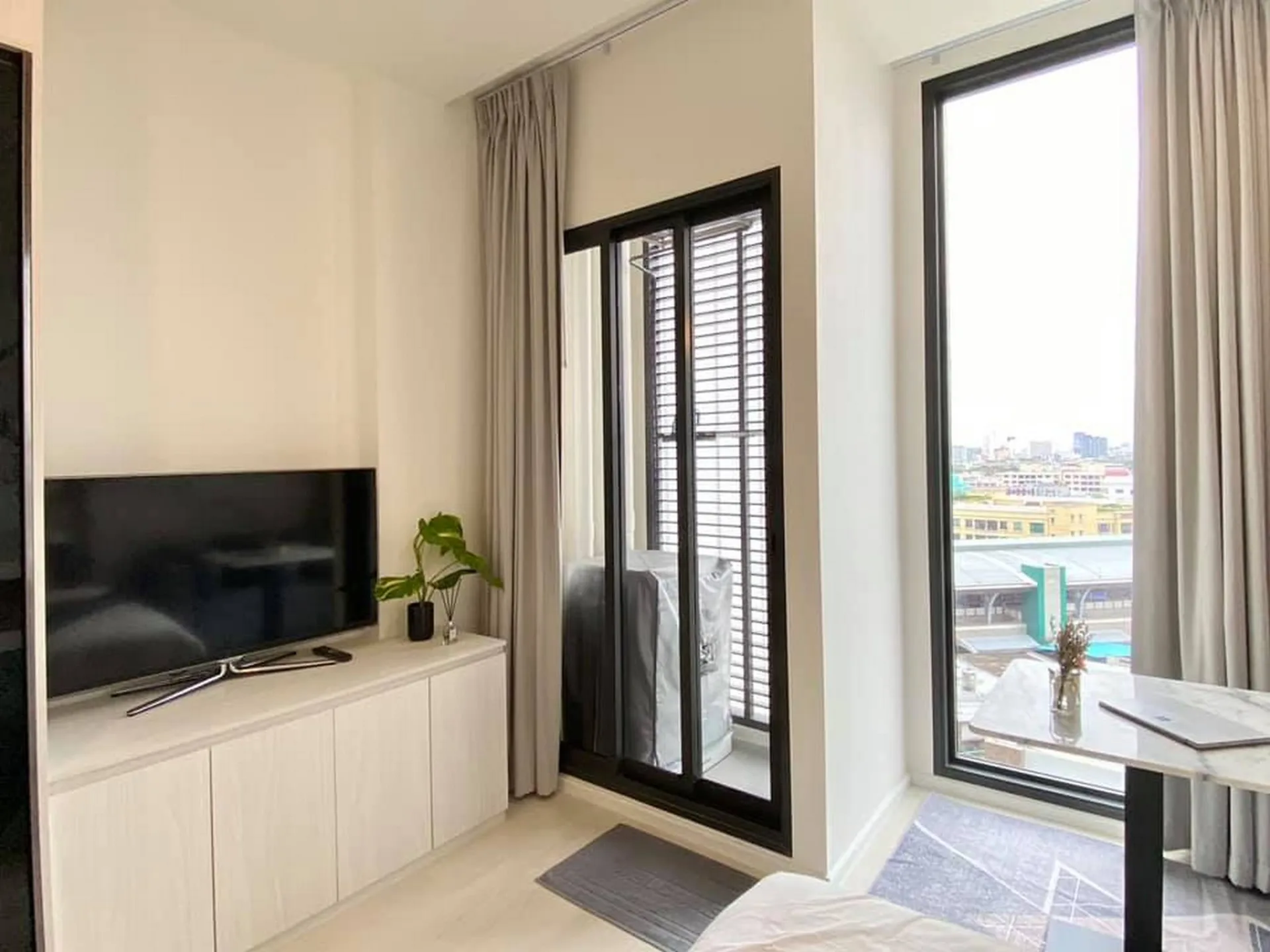Property photos for Mazarine Ratchayothin
